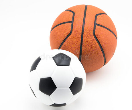 basket-ball-et-ballon-de-football-62283866.jpg